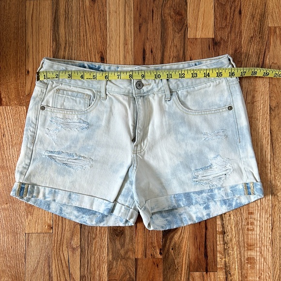 Abercrombie denim light washed distressed shorts - Picture 3 of 5